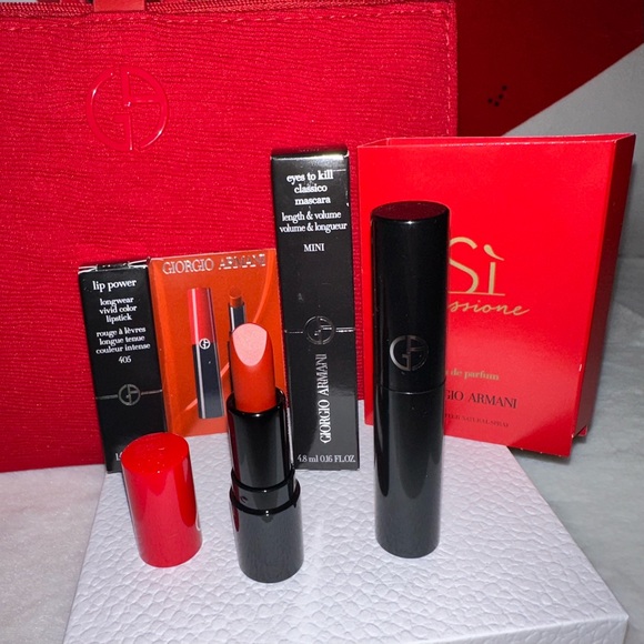 Armani Beauty Red Pouch Set - Picture 10 of 15